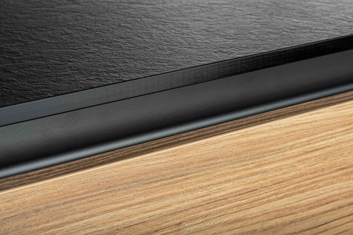 Küche Griffleiste Eiche Nordic Compactplatte schwarz