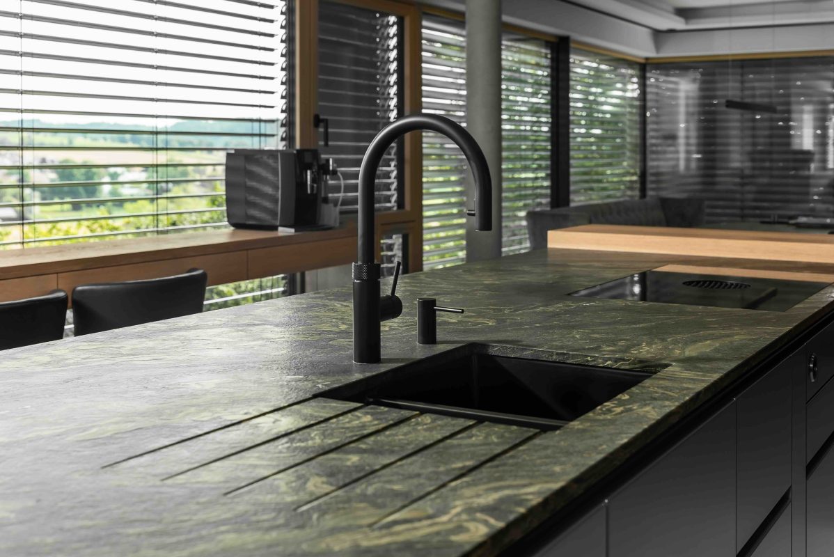 Referenzkücheküche Anthrazit Silbermond