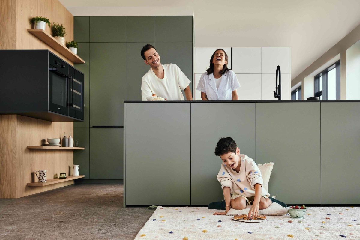 Küche in Fjord Grün mit People